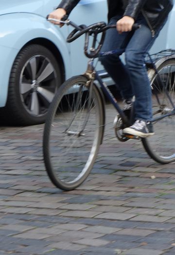 自転車と自動車